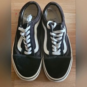 Black Vans size 7